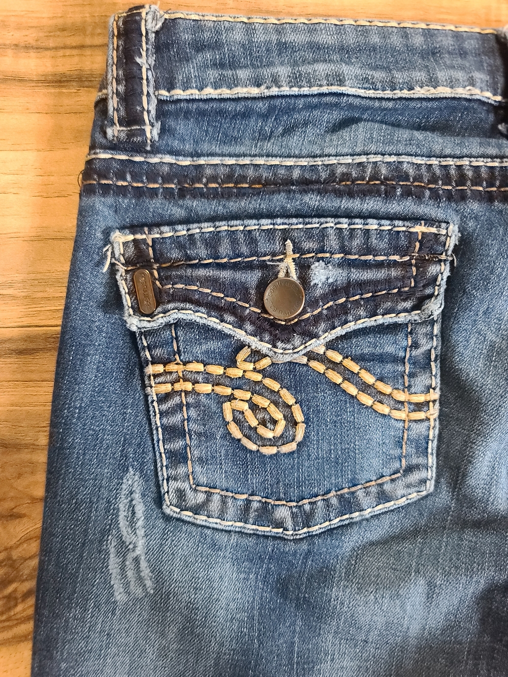 See Thru Soul Jeans 26in Bootcut Medium Wash With Flap Embroidered Pockets - Picture 7 of 8